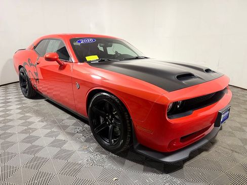 Used 2020 Dodge Challenger SRT Hellcat w/ Plus Package RWD image 9