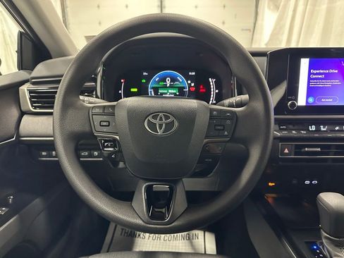Used 2026 Toyota Camry LE FWD image 18