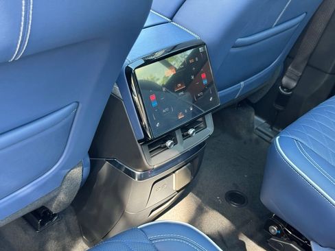 New 2026 Cadillac Vistiq Premium Luxury image 24