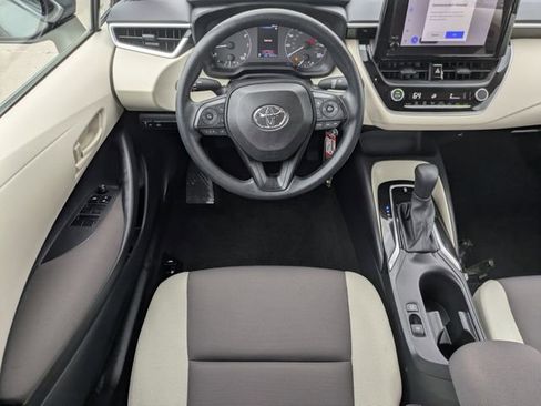 Used 2025 Toyota Corolla LE image 12