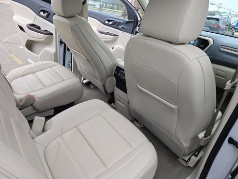 Used 2021 GMC Acadia Denali w/ Denali Technology Package image 15