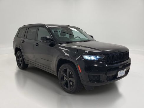 Used 2023 Jeep Grand Cherokee L Laredo AWD/4WD image 3