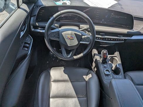 Certified 2025 Cadillac XT4 Premium Luxury FWD image 17