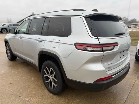 Used 2023 Jeep Grand Cherokee L Limited image 3