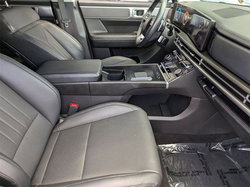 Used 2025 Hyundai Santa Fe SEL image 31