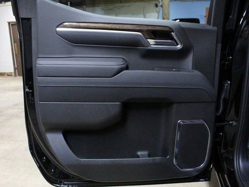 New 2026 GMC Sierra 1500 Elevation image 13