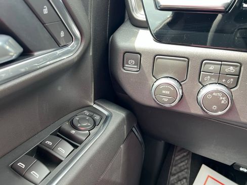 New 2026 GMC Sierra 1500 SLE w/ Preferred Package RWD image 16
