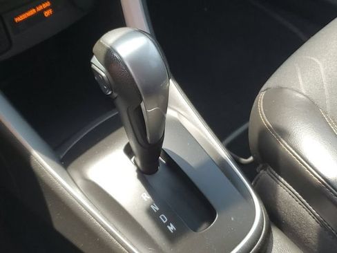 Used 2019 Chevrolet Trax LT w/ LT Convenience Package FWD image 31
