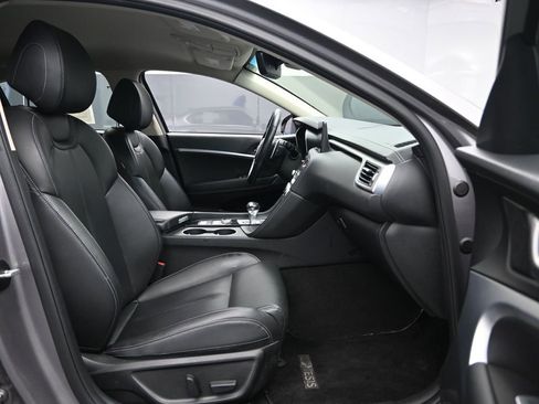 Used 2023 Genesis G70 2.0T image 33