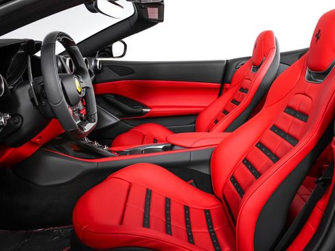 Certified 2023 Ferrari Portofino M image 4