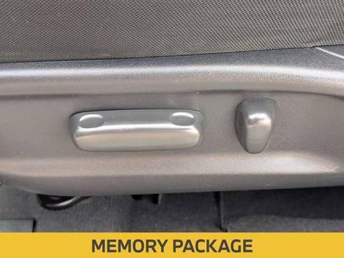 Used 2011 Toyota Camry SE FWD image 17