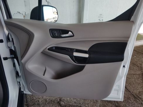 Used 2022 Ford Transit Connect XLT FWD image 11