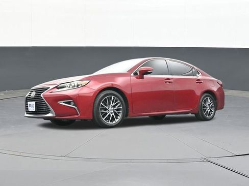 Used 2017 Lexus ES 350 w/ Luxury Package image 54