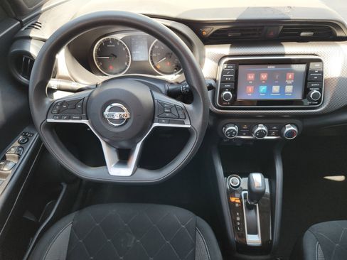 Used 2020 Nissan Kicks S FWD image 27