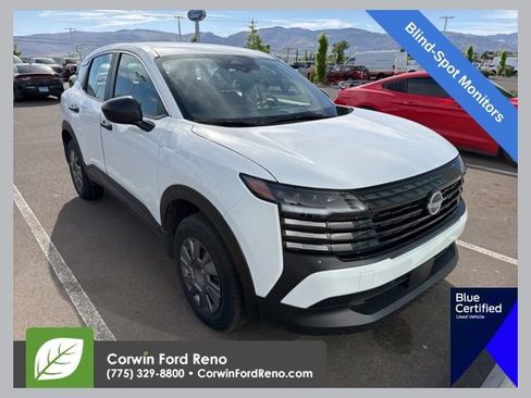 Used 2025 Nissan Kicks S FWD image 1