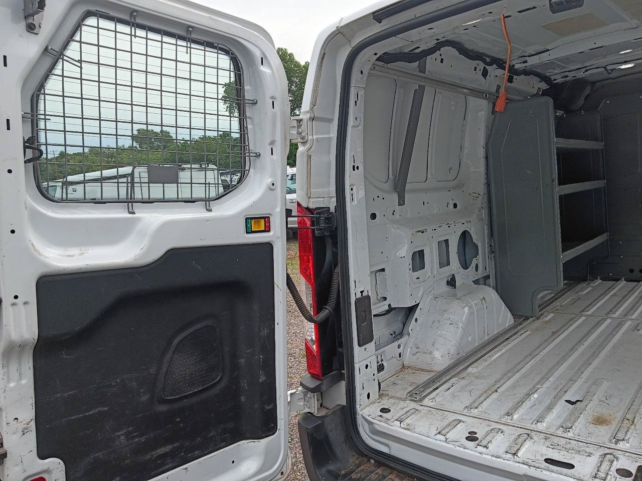 Used 2019 Ford Transit 150 130 Low Roof RWD image 17