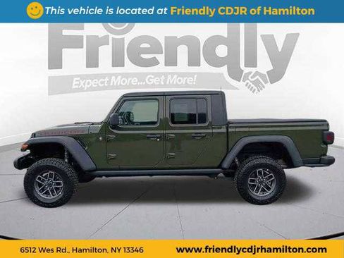 Used 2022 Jeep Gladiator Rubicon image 2