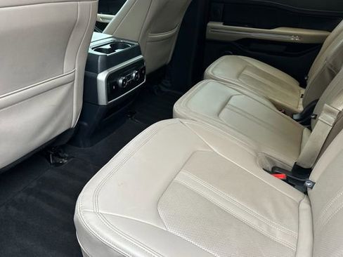 Used 2024 Ford Expedition Max Limited image 11