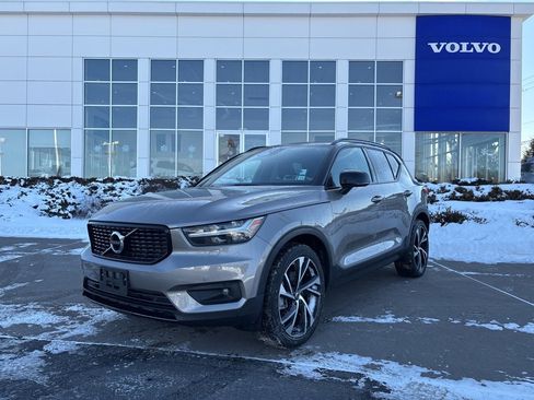 Used 2022 Volvo XC40 T5 R-Design w/ Climate Package image 42