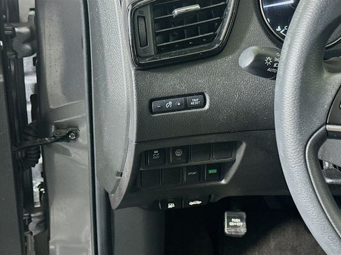 Used 2020 Nissan Rogue Sport S FWD image 16