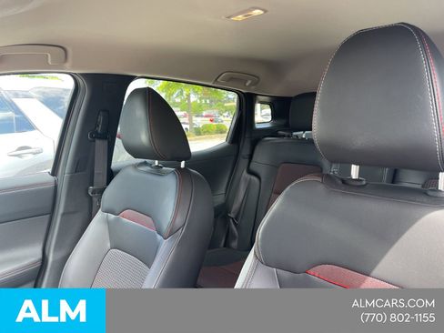 Used 2026 Nissan Kicks SR FWD image 9