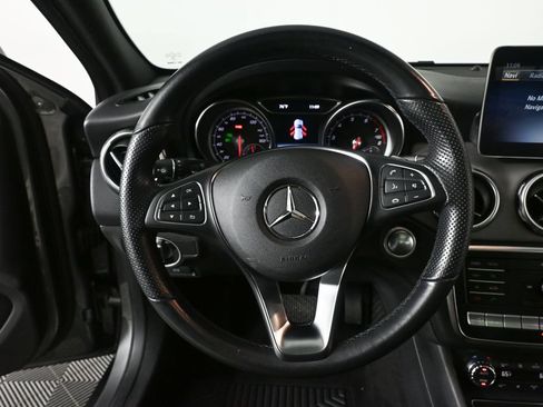 Certified 2019 Mercedes-Benz GLA 250 4MATIC image 2