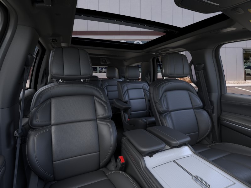 New 2026 Lincoln Navigator Reserve w/ Jet Appearance Package AWD/4WD image 10