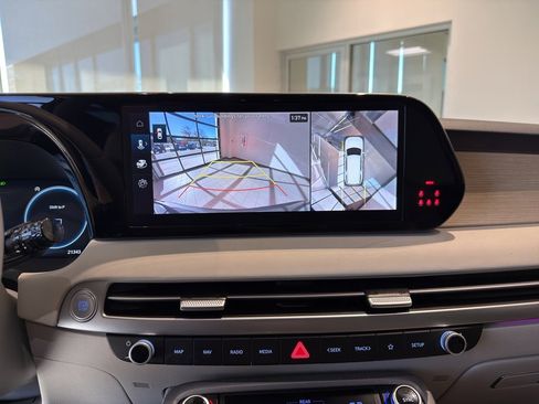 Used 2024 Hyundai Palisade Limited image 13