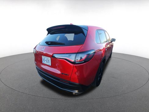Used 2025 Honda HR-V Sport image 8