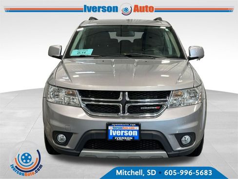 Used 2019 Dodge Journey SE FWD image 3
