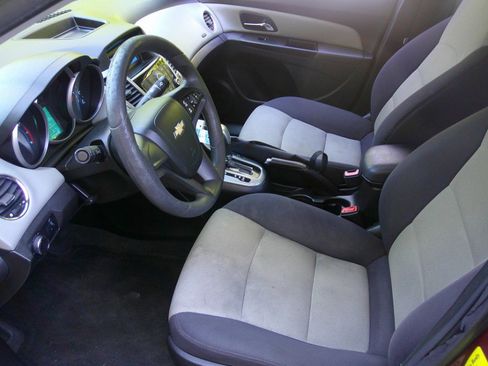 Used 2012 Chevrolet Cruze LS w/ Connectivity Package FWD image 33