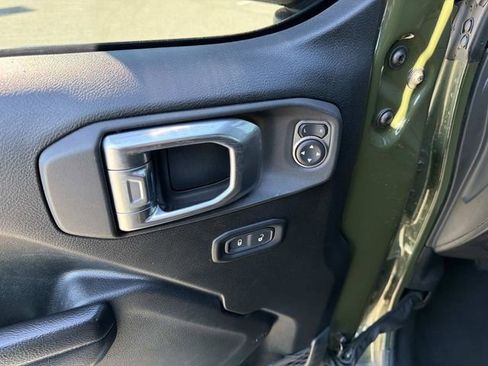 Used 2021 Jeep Wrangler Unlimited Sport image 23