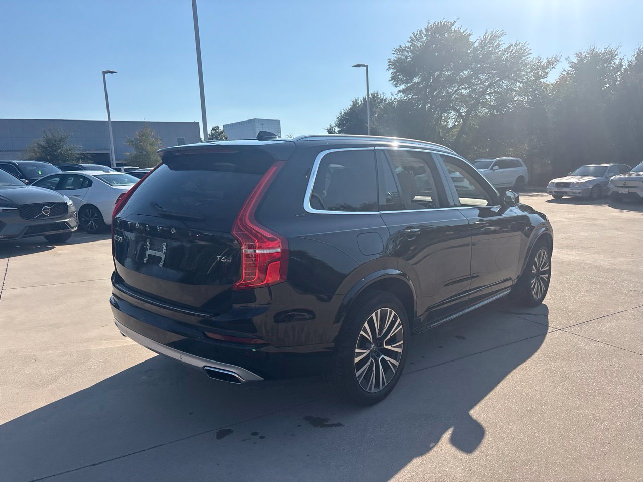 Used 2021 Volvo XC90 T6 Momentum w/ Advanced Package AWD/4WD image 5