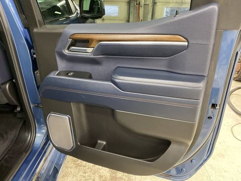 Used 2024 Chevrolet Silverado 1500 High Country w/ Technology Package image 30