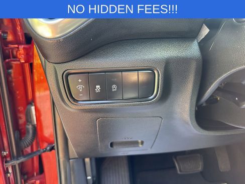 Used 2024 Kia Soul LX w/ Option Group 015 FWD image 28