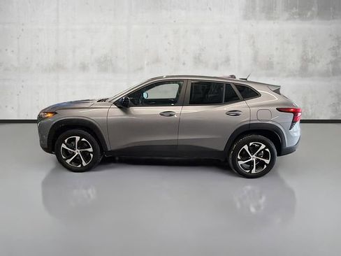 Used 2025 Chevrolet Trax RS w/ Driver Confidence Package image 8