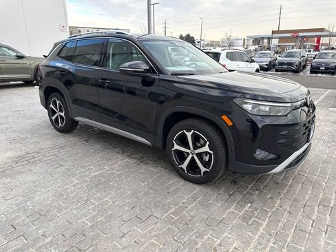 New 2026 Volkswagen Tiguan SE image 8