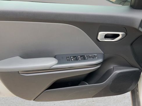 Used 2025 Kia K4 LXS image 10