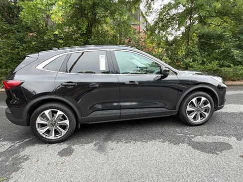 Certified 2024 Ford Escape Platinum AWD/4WD image 9