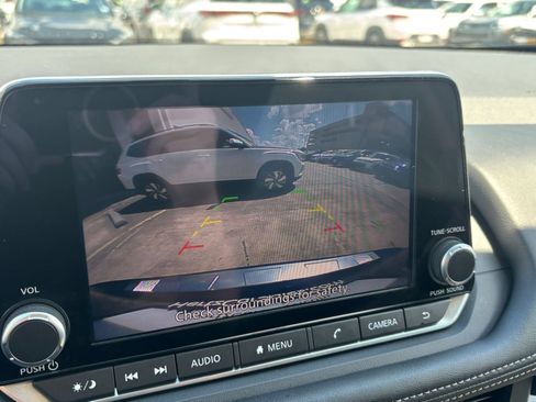 Used 2026 Nissan Rogue SV FWD image 25