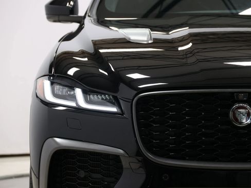 Used 2021 Jaguar F-PACE SVR image 93