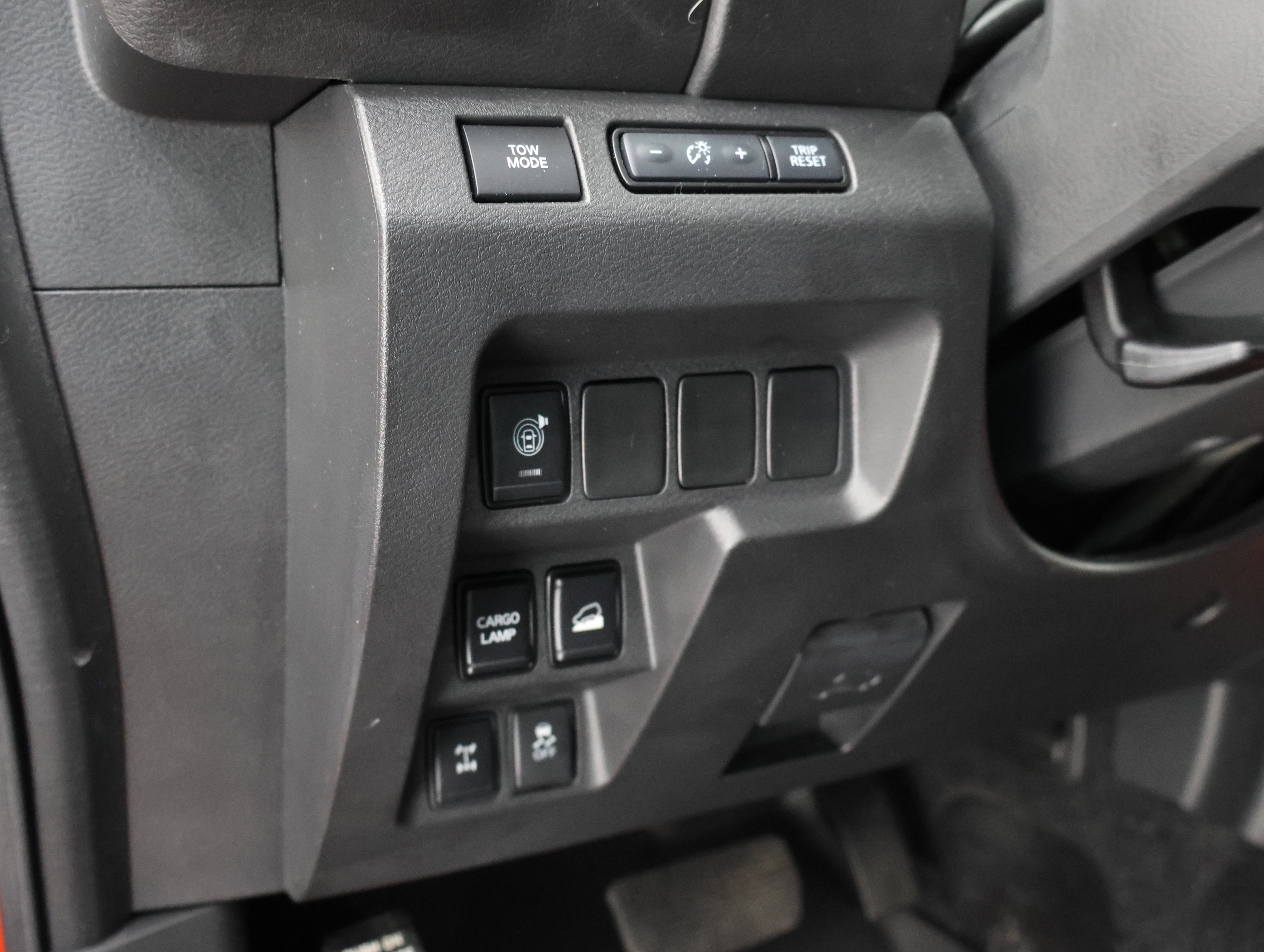 Used 2025 Nissan Frontier PRO-4X AWD/4WD image 40