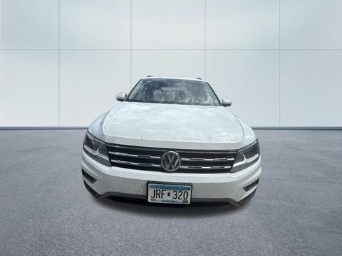 Used 2020 Volkswagen Tiguan SE AWD/4WD image 2