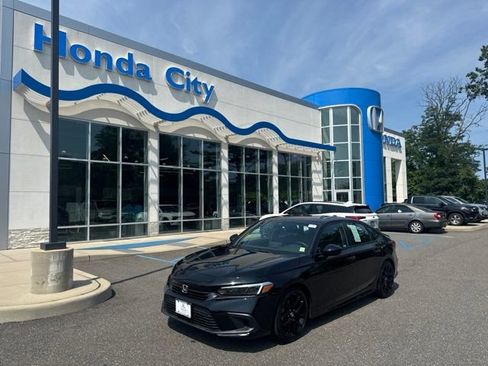 Used 2023 Honda Civic Sport image 2