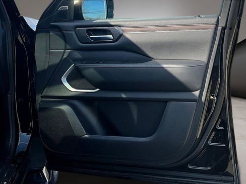 Certified 2025 Nissan Armada Platinum Reserve image 29