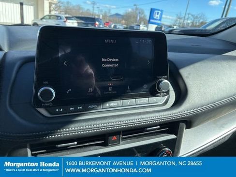 Used 2024 Nissan Rogue SV image 20