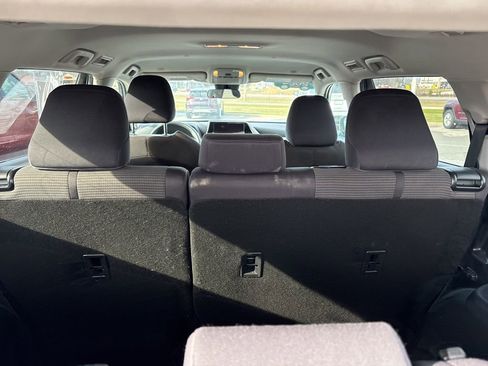 Used 2024 Toyota Highlander LE image 12