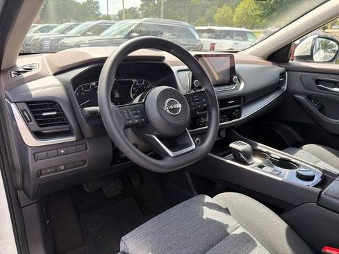 Used 2023 Nissan Rogue SV AWD/4WD image 10