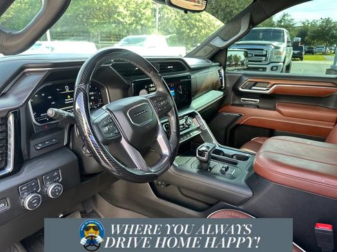 Used 2023 GMC Sierra 1500 Denali Ultimate AWD/4WD image 9