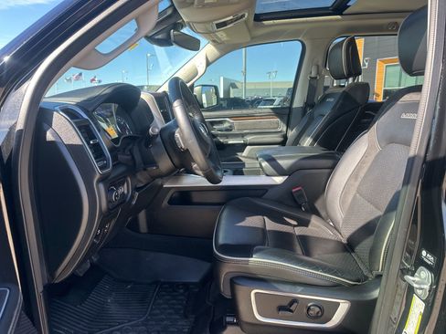 Used 2022 RAM 1500 Laramie w/ Laramie Southwest Edition image 8